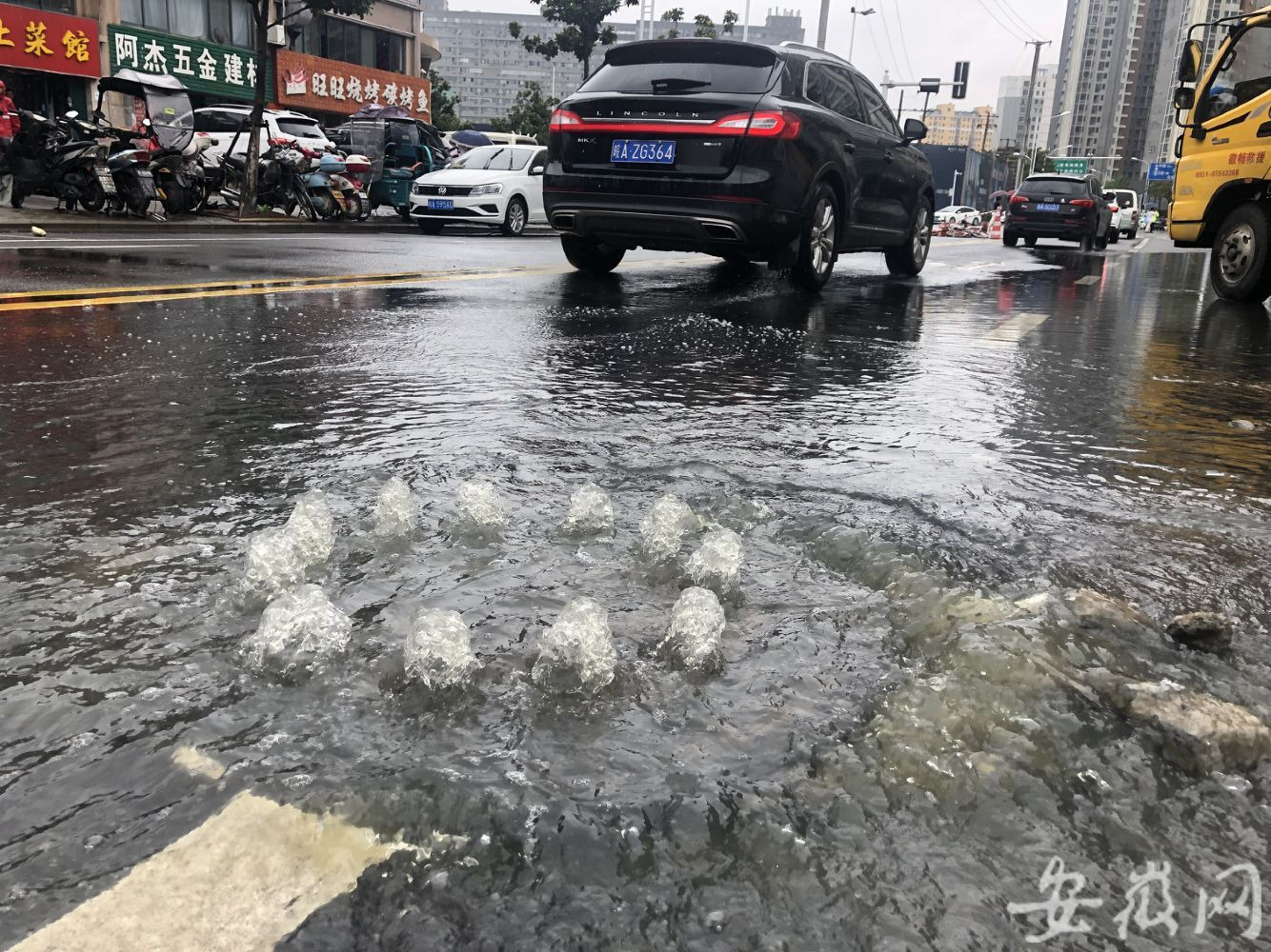 面對(duì)全國洪澇頻發(fā)，智慧井蓋科學(xué)預(yù)警